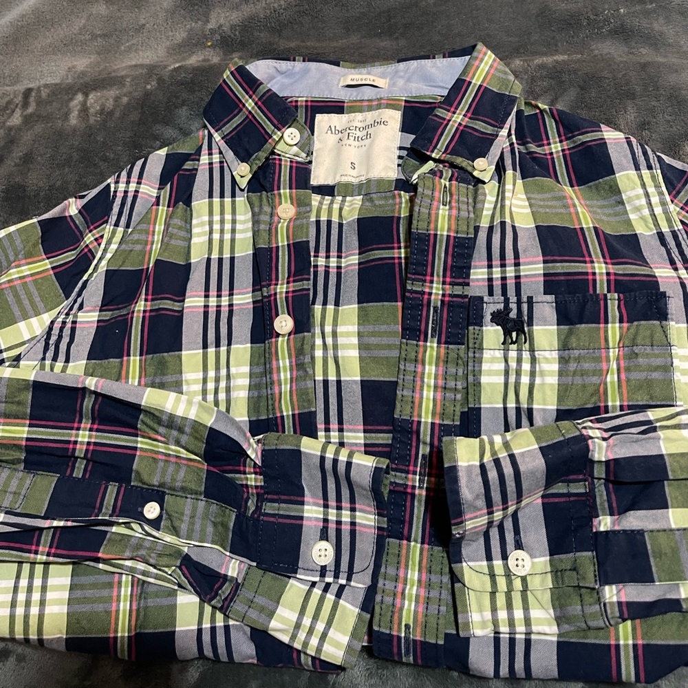 Abercrombie and Fitch - S - Muscle Button Down